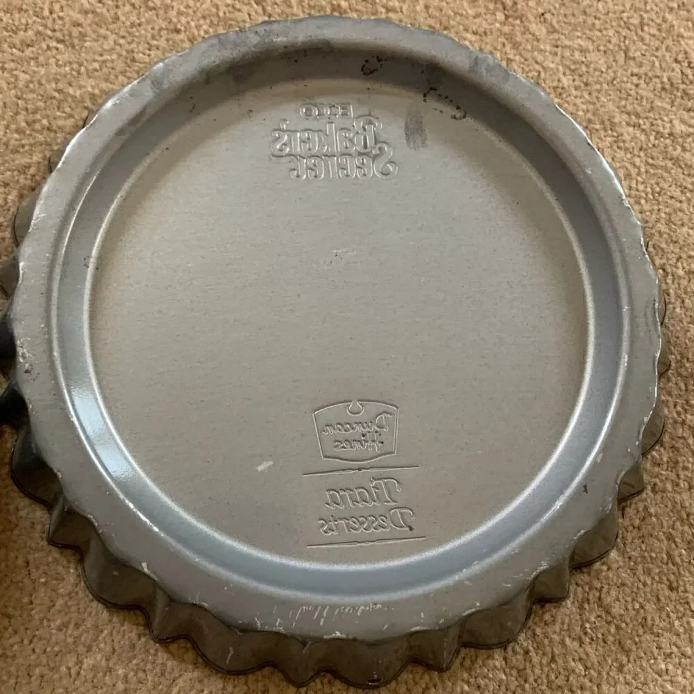2 Ekco Baker’s Secret Duncan Hines Tiara Desserts Pans